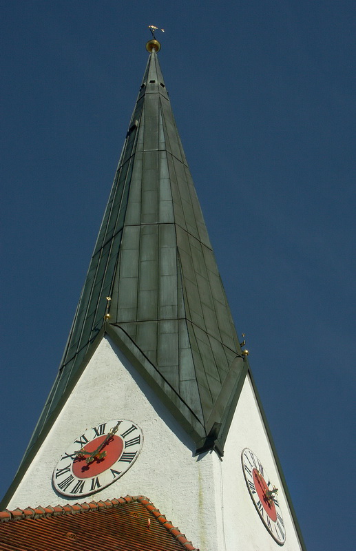 Haus Kirche PICT1853 (2)_Bildgröße ändern.jpg